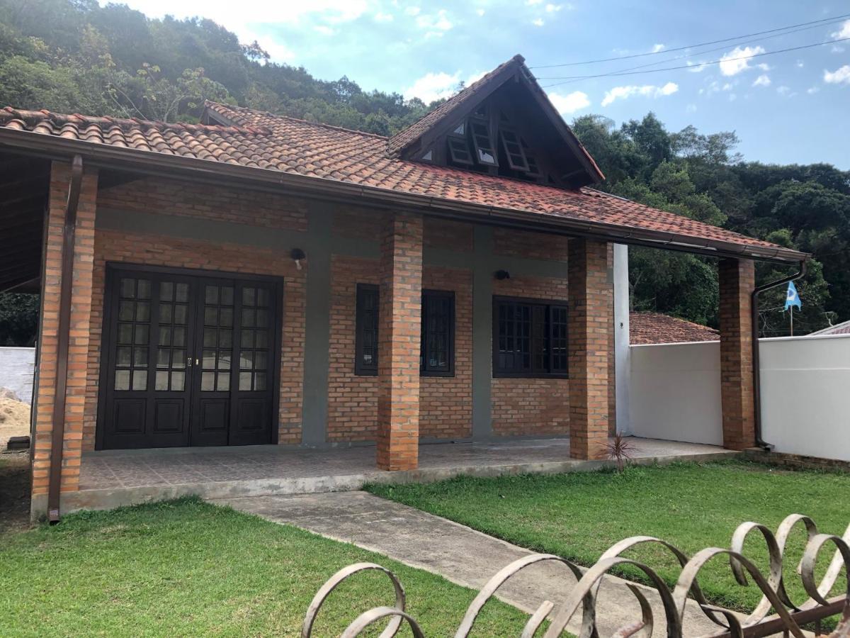 Casa Tijolinho A Vista - 150 Mt Praia Governador Celso Ramos Extérieur photo